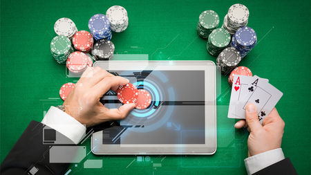 Get the useful guide through online for playing the poker game